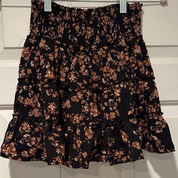 Pink Lily Dresses & Skirts - Pink Lily Black and Brown Floral Mini Skort. Like new.